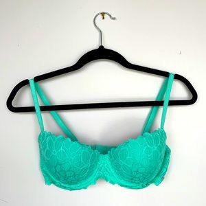 Victoria’s Secret pink 34D push-up bra